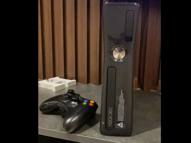  إكس بوكس 360 نظيف جدا ( شبه جديد ) XBOX 360