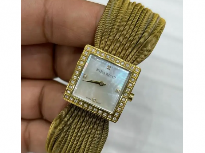  ساعه نينارتشي الماس