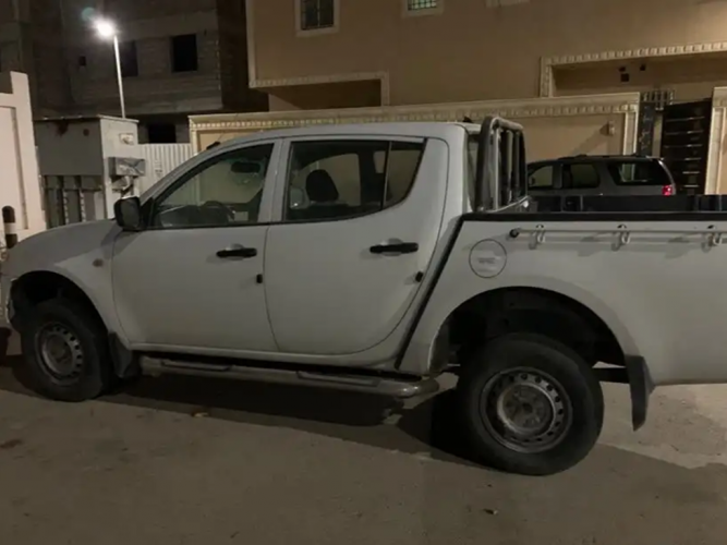  ميتسوبيشي وانيت دبل