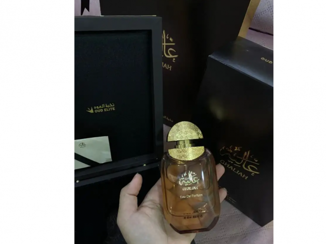  عطر من نخبه العود للبيع