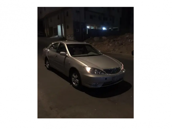  كامري للبيع