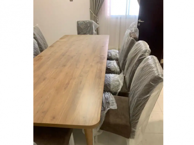  طاولة طعام جديده
