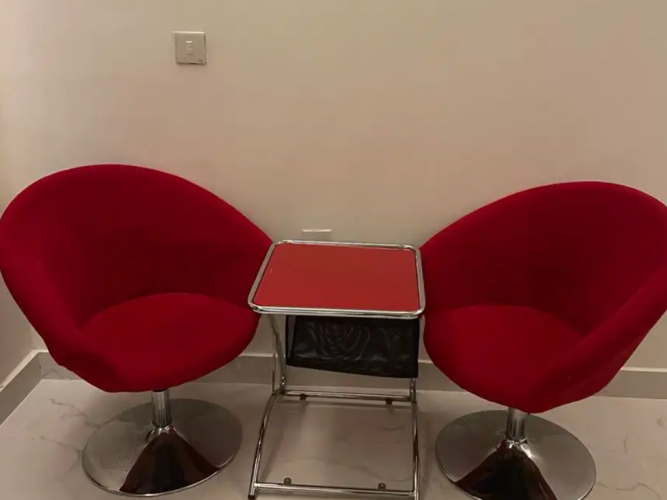  طاولة وكراسي