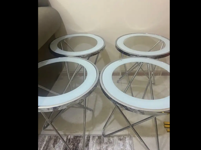  طاولات للبيع
