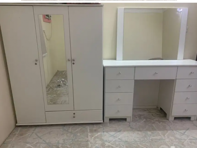  دولاب وتسريحه
