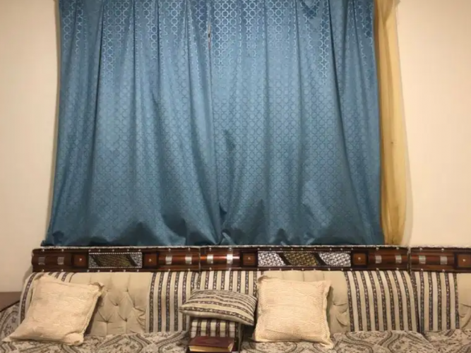  كنب 5 قطع وستارتين