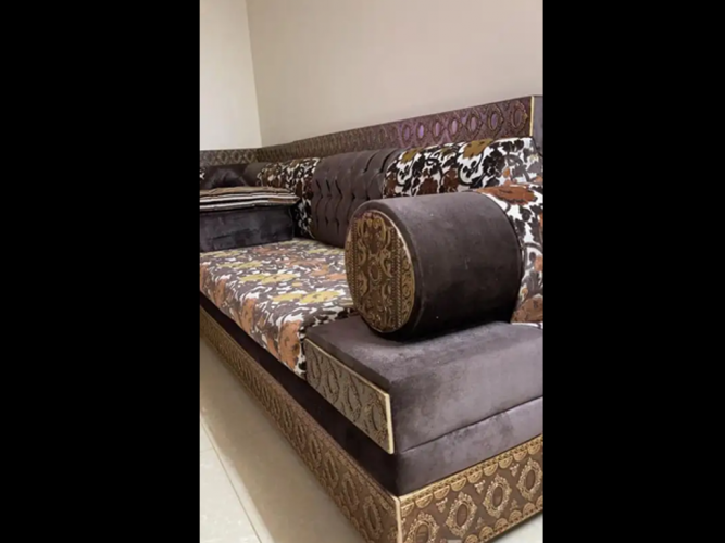  كنب نظيف استعمال خفيف جداً