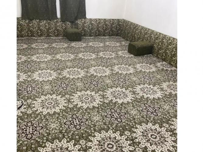  للبيع مجلس كنب مع فرشه