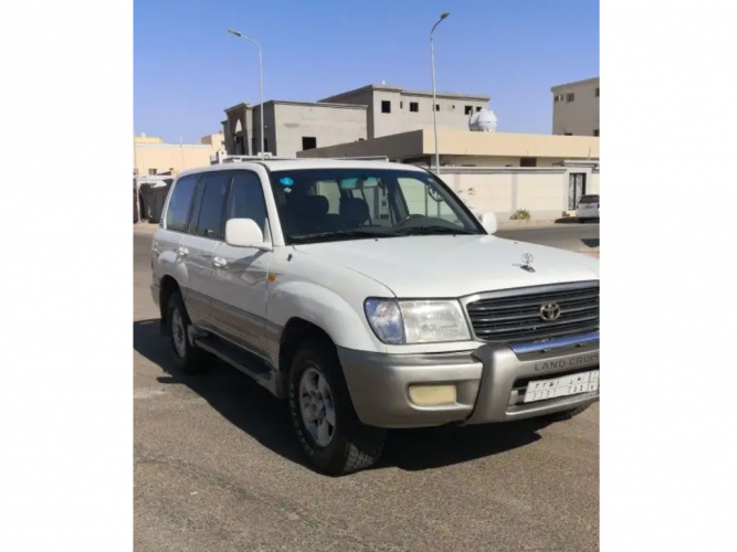  جيب لاندكروزر موديل 2002