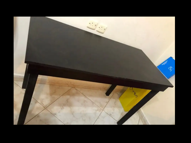 طاولة مكتبيه او ركن قهوة